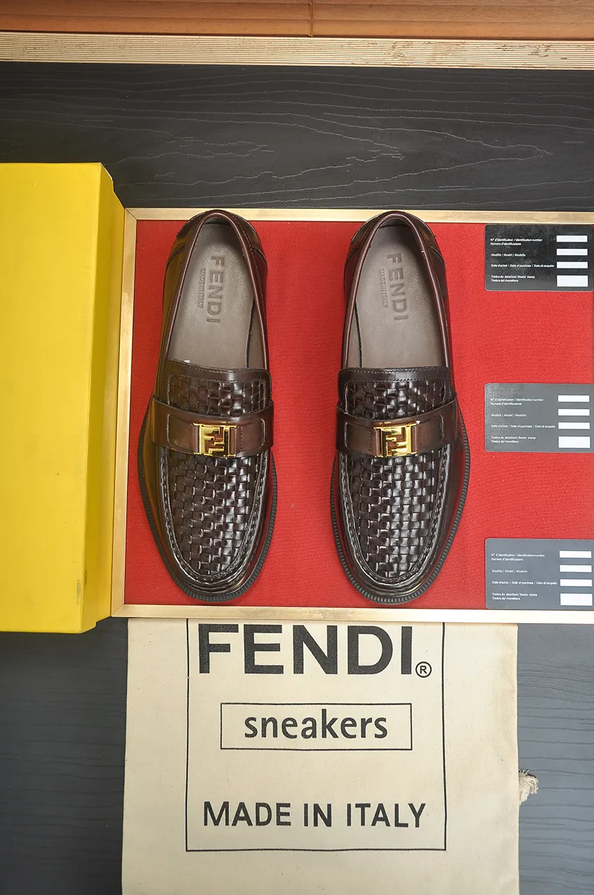 Men's shoes 💰500💶 [FENDI] The latest high-end men's shoes in Hong Kong! Original quality. The upper is made of imported cowhide material and cowhide lining! Super comfortable on the foot, original wear-resistant outsole, luxurious, fashionable, casual and versatile! Size: 38-45 (45 customized)